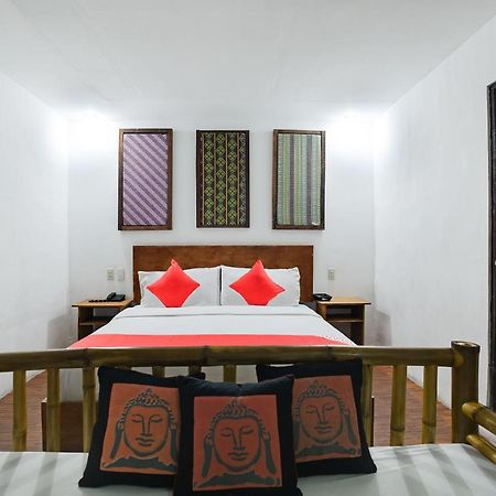 Oyo 472 Poleng Villa Angeles Buitenkant foto